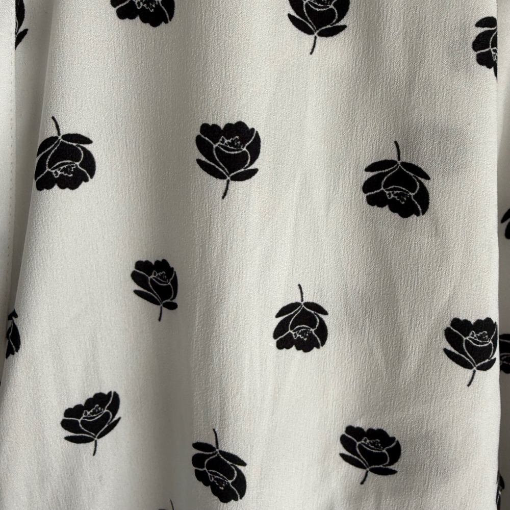 ANN TAYLOR White and Black Roses Long Sleeve Gothic Minimalist Ladies Blouse, L - Picture 6 of 7